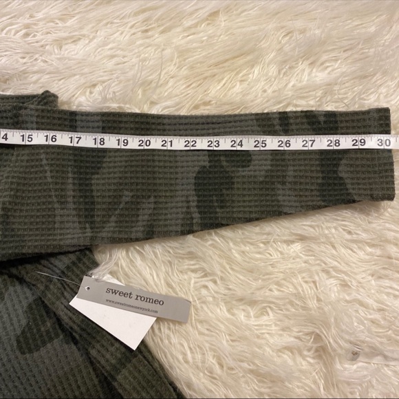 Sweet Romeo Green Camo-Print Waffle Knit Pullover, Sz 3X - Picture 7 of 11